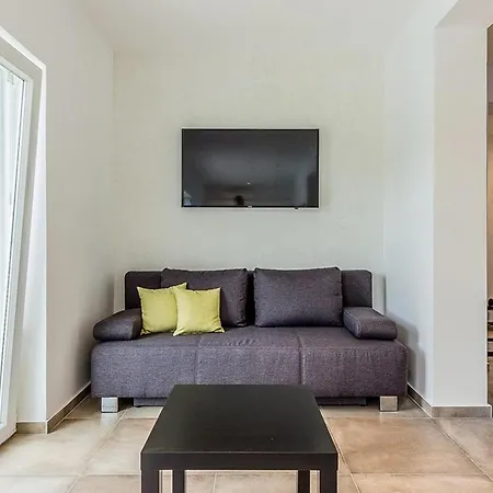 Salt And 펜션 Kornić