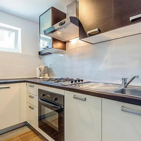 Salt And 펜션 Kornić