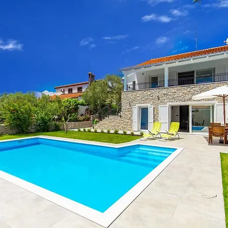 Salt And 펜션 Kornić